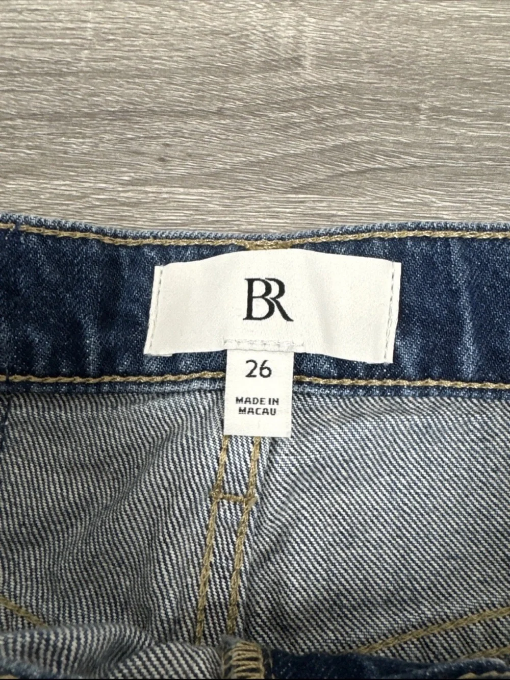 High Rise Rigid Bow Jeans - Picture 4 of 9